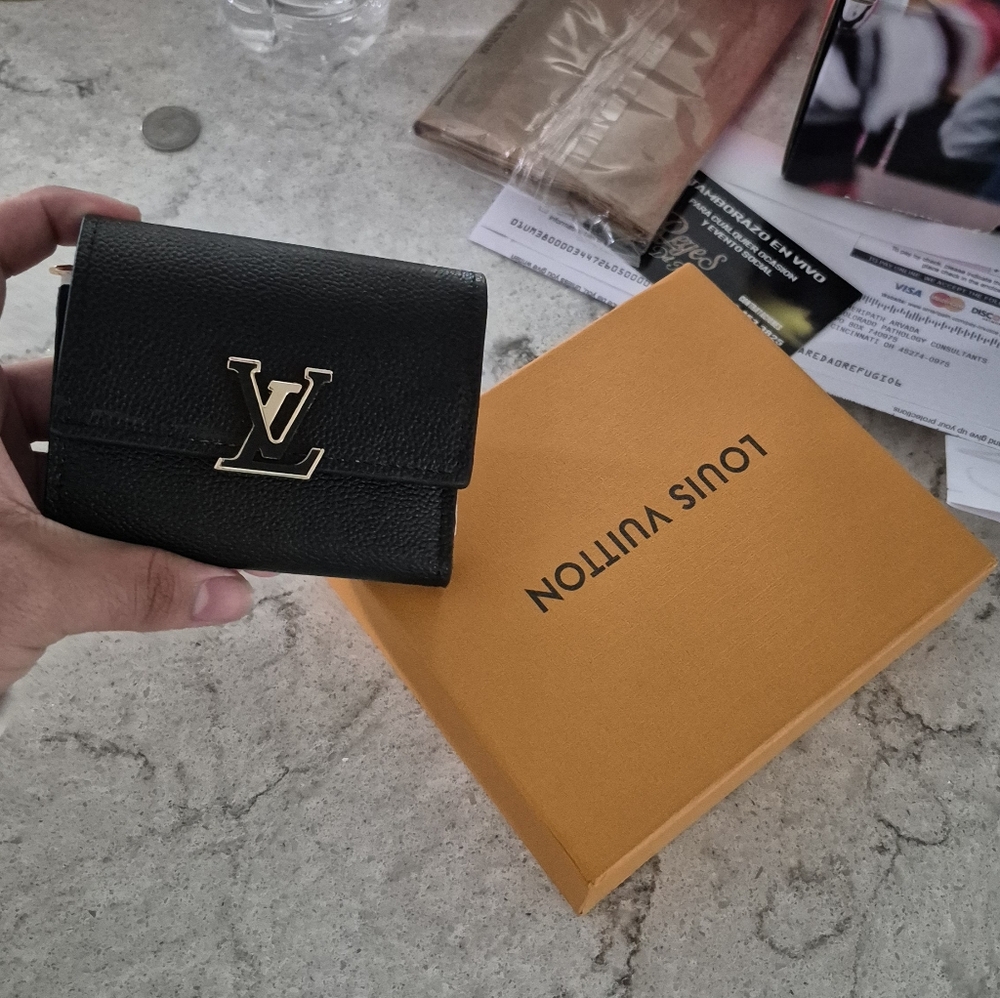 Louis Vuitton Black Leather Key Wallet - Picture 3 of 5